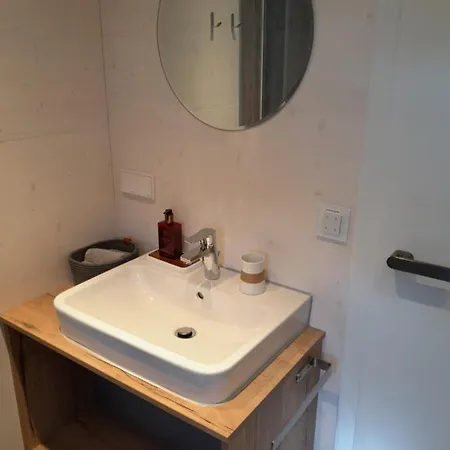 Tiny House Am Elsbach In Der Bayerischen Rhoen. Apartment